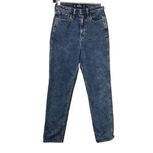 Hollister Ultra High Rise Mom Jean Size OR 24 /25